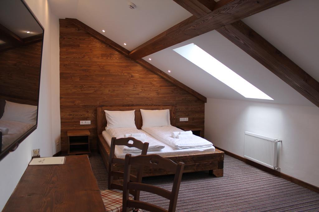 Shpatser Hotel Bryukhovychi Quarto foto